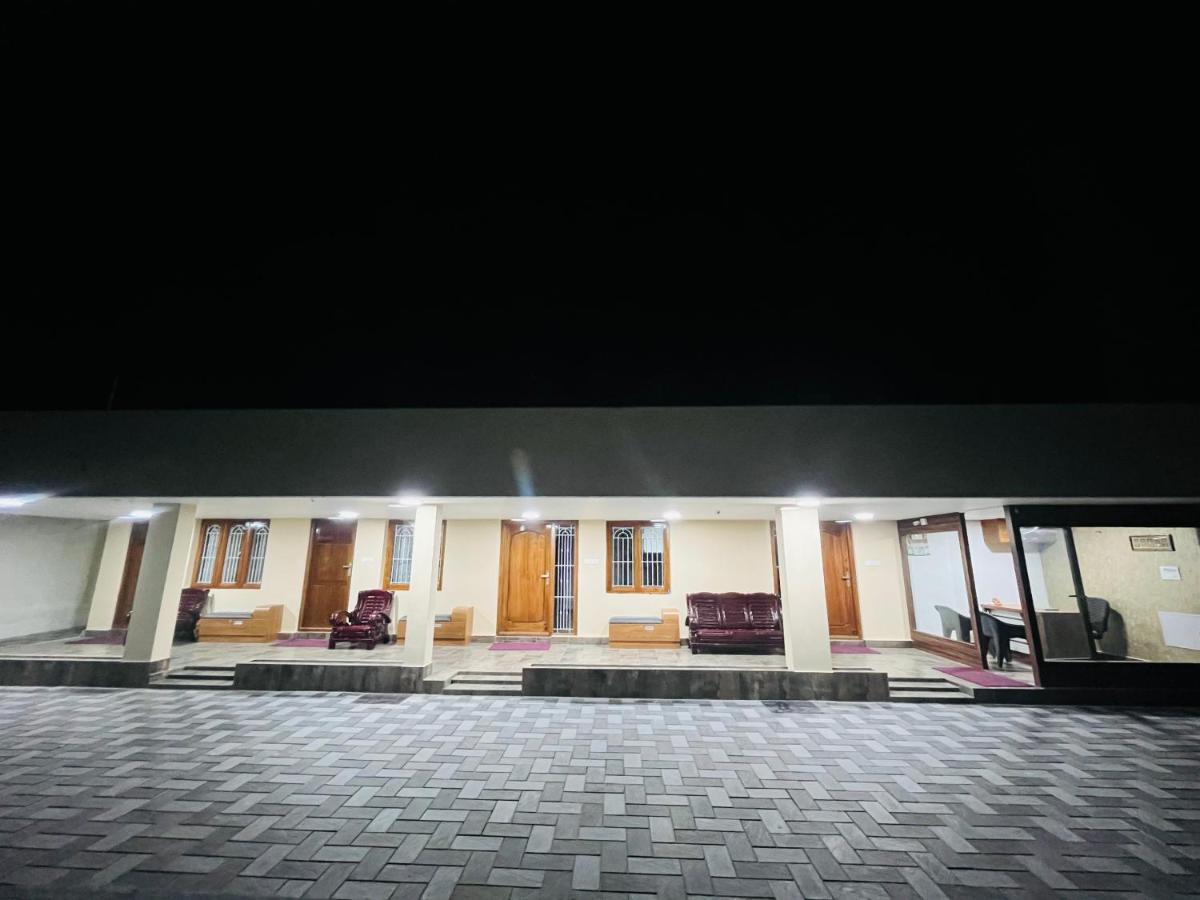 The Tendoinn Pollāchi エクステリア 写真